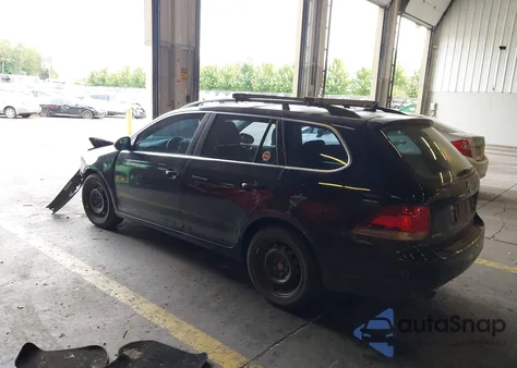 2013 Volkswagen Jetta Sportwagen 2.0L Tdi z USA, uszkodzony, nr VIN 3VWPL7AJ7DM688391